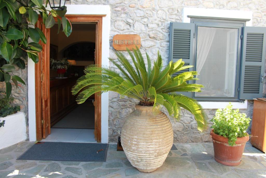 Mistral Hotel Hydra  Exterior foto